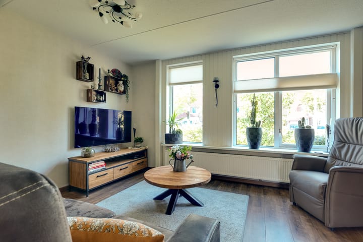 Hoekwoning te koop: Torenvalk 33, Surhuisterveen