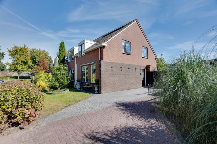 Hoekwoning te koop: Torenvalk 33, Surhuisterveen