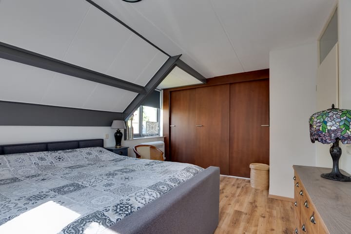 Hoekwoning te koop: Torenvalk 33, Surhuisterveen
