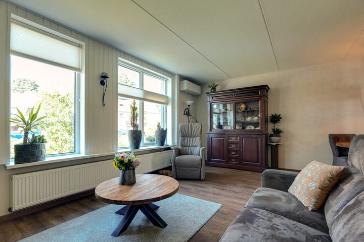 Hoekwoning te koop: Torenvalk 33, Surhuisterveen