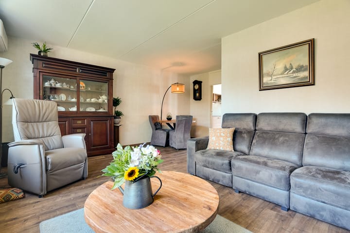 Hoekwoning te koop: Torenvalk 33, Surhuisterveen
