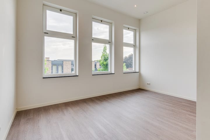 Appartement te koop: Julianalaan 15B2, Roermond