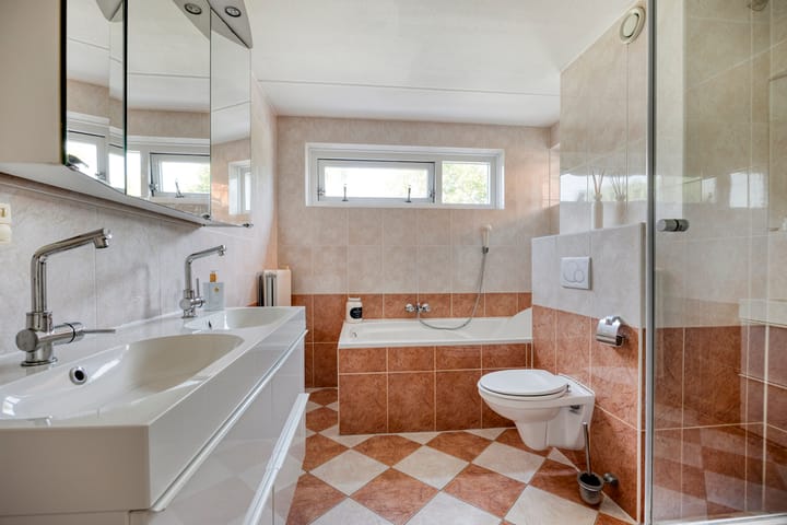 Tussenwoning te koop: Kamillestraat 3, Wateringen