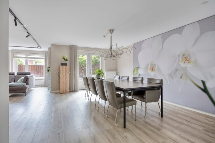 Tussenwoning te koop: Kamillestraat 3, Wateringen