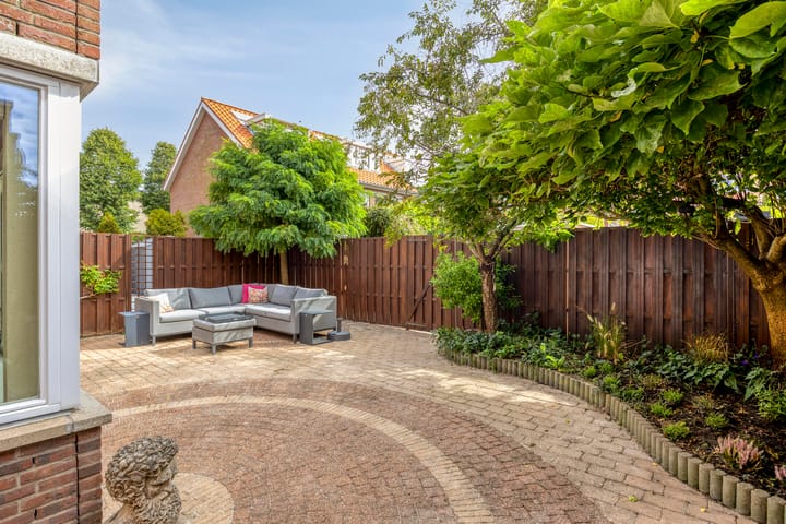 Tussenwoning te koop: Kamillestraat 3, Wateringen