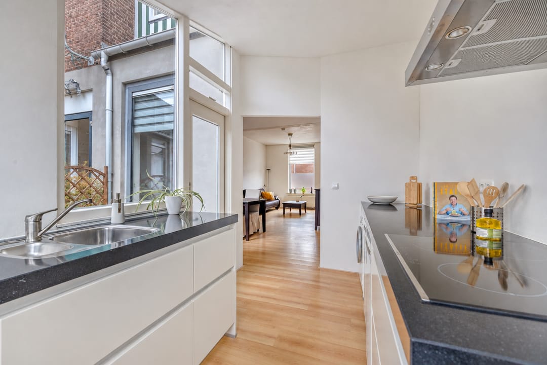 Photo 7 of Hoogendijkstraat 4