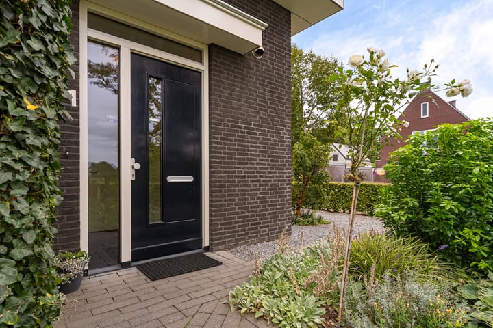 Twee-onder-één-kap te koop: Kerkpad 1, Herpen