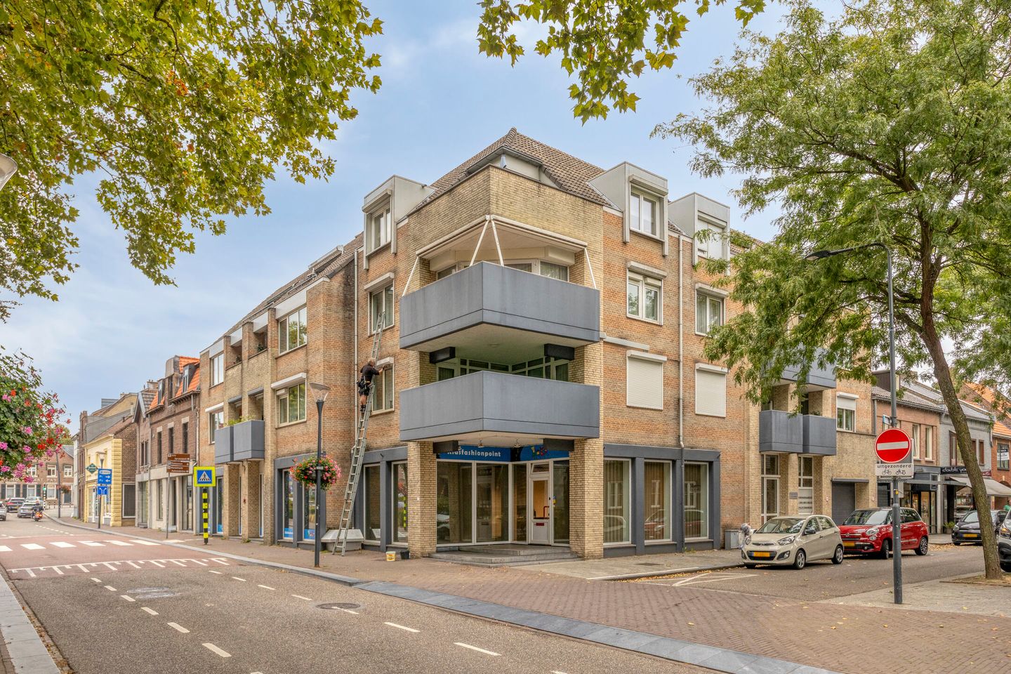 View photo 3 of Raadhuisstraat 22-b