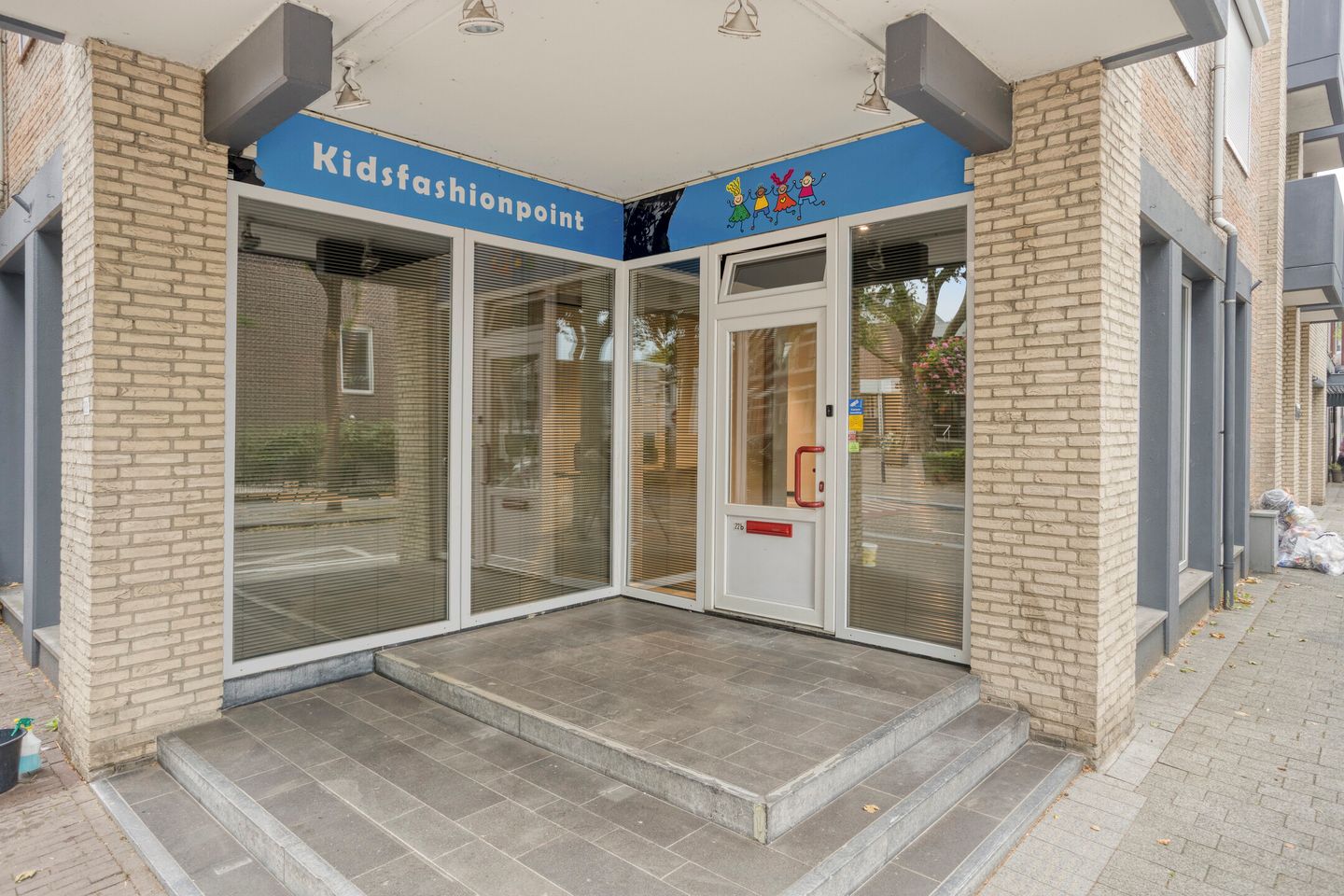 View photo 5 of Raadhuisstraat 22-b
