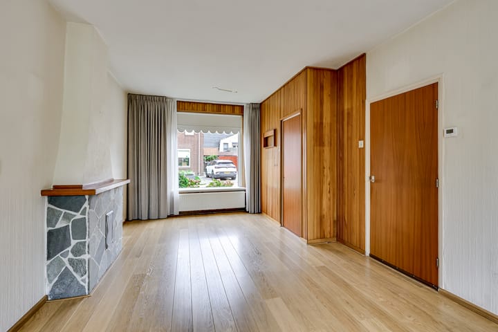 Twee-onder-één-kap te koop: Schoolstraat 28, Sleeuwijk