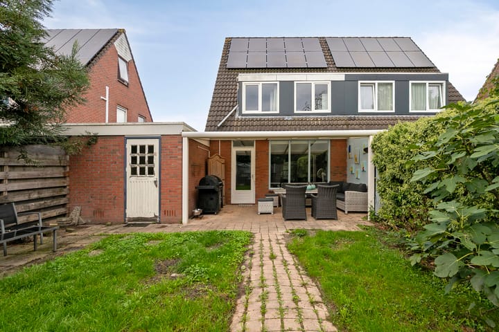 Tussenwoning te koop: Majoraan 68, Dronten