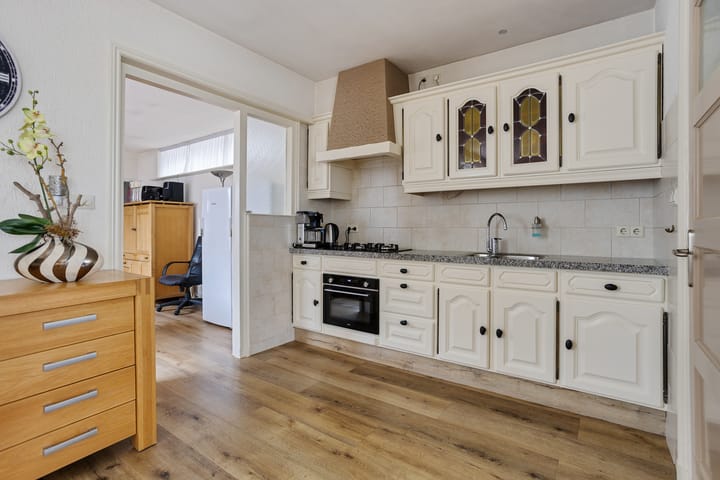 Tussenwoning te koop: Julianastraat 5, Avenhorn