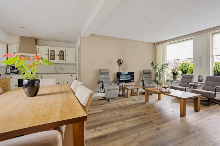 Tussenwoning te koop: Julianastraat 5, Avenhorn