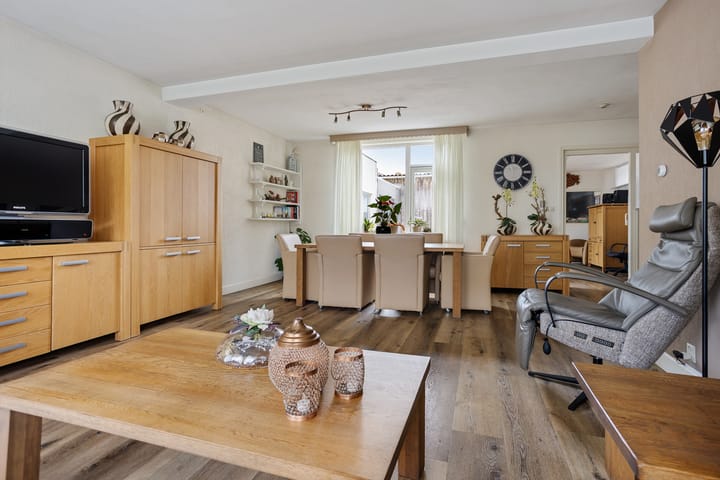 Tussenwoning te koop: Julianastraat 5, Avenhorn