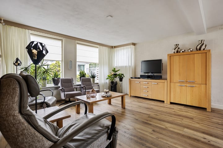 Tussenwoning te koop: Julianastraat 5, Avenhorn