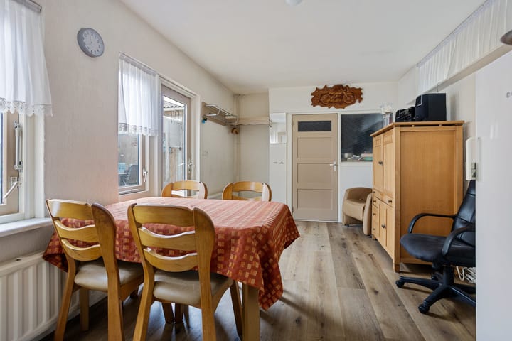 Tussenwoning te koop: Julianastraat 5, Avenhorn