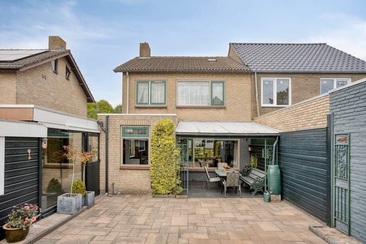 Twee-onder-één-kap te koop: St. Clemensdreef 6, Hulsel