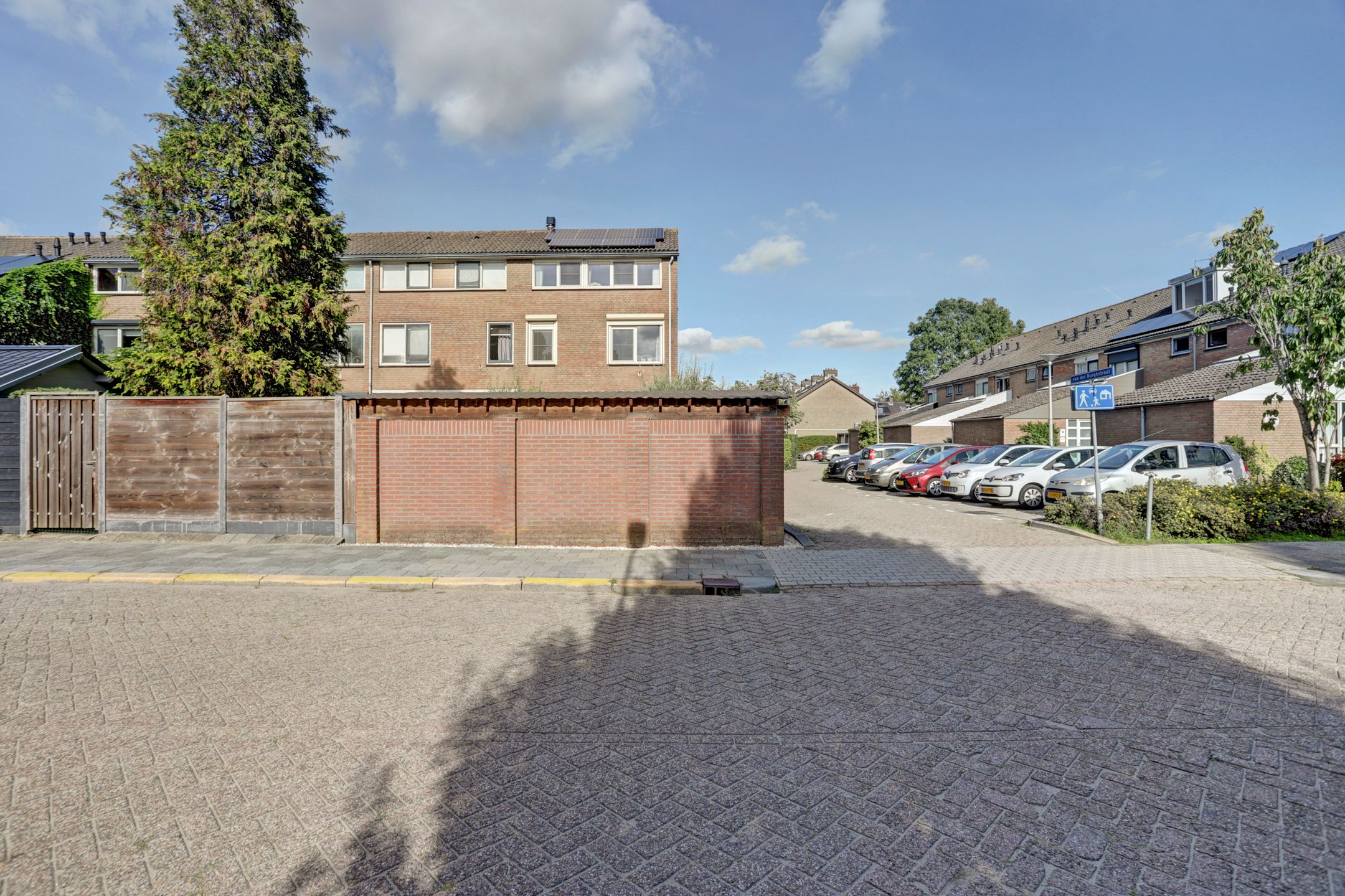 Photo 42 of Van der Burghstraat 26