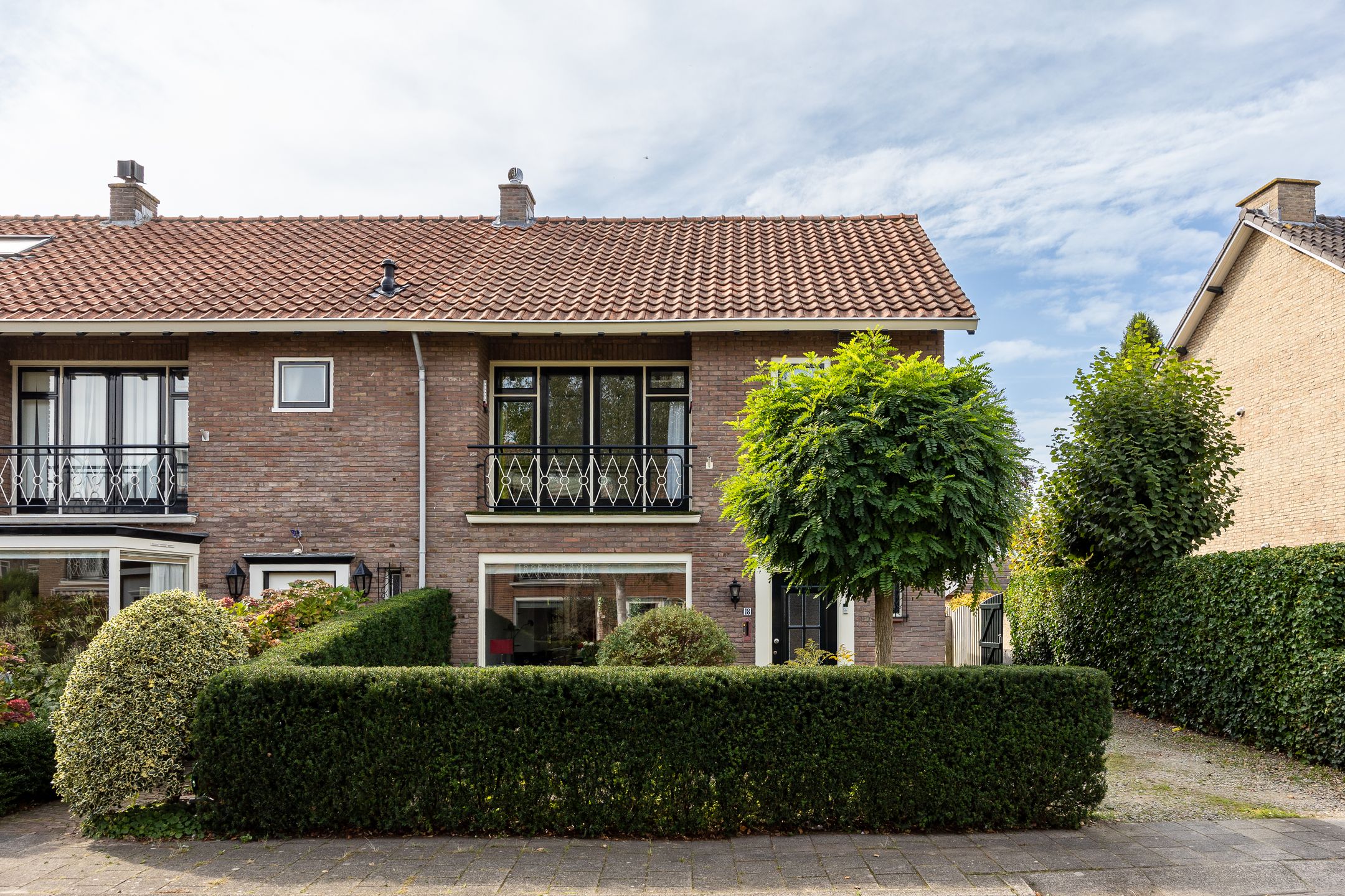 van der Helstlaan 18 