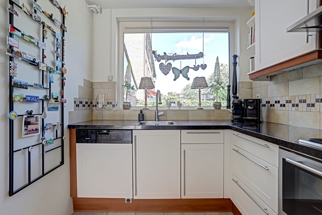 Photo 11 of Van der Burghstraat 26