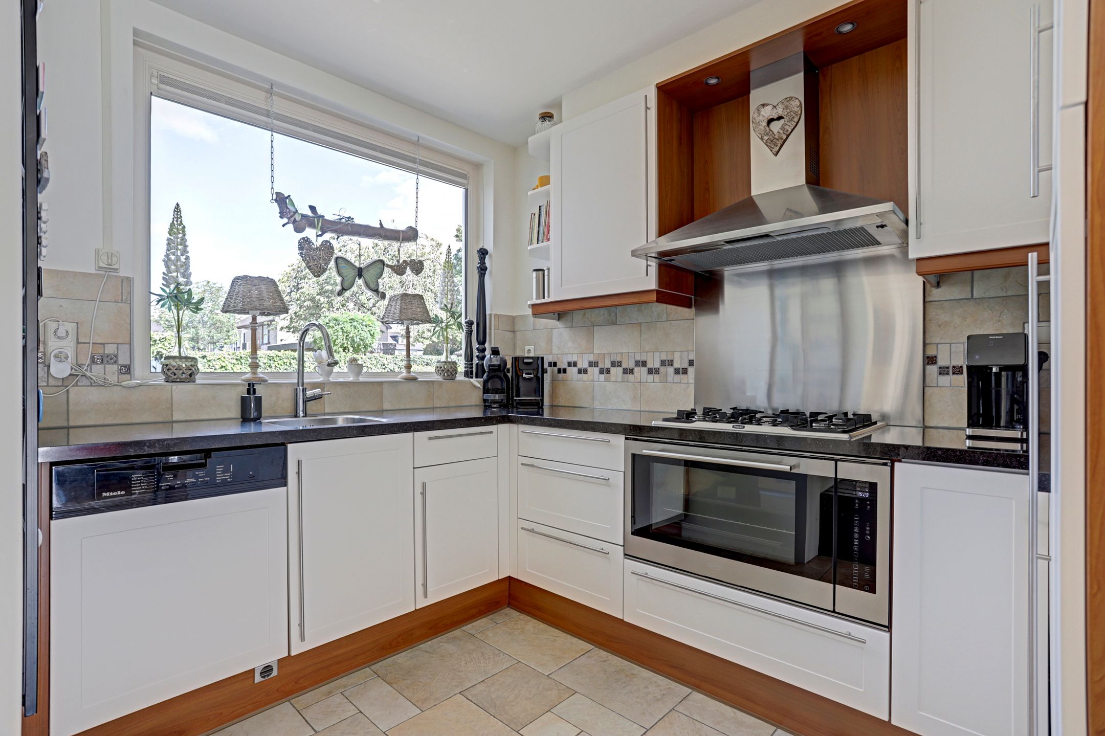 Photo 12 of Van der Burghstraat 26