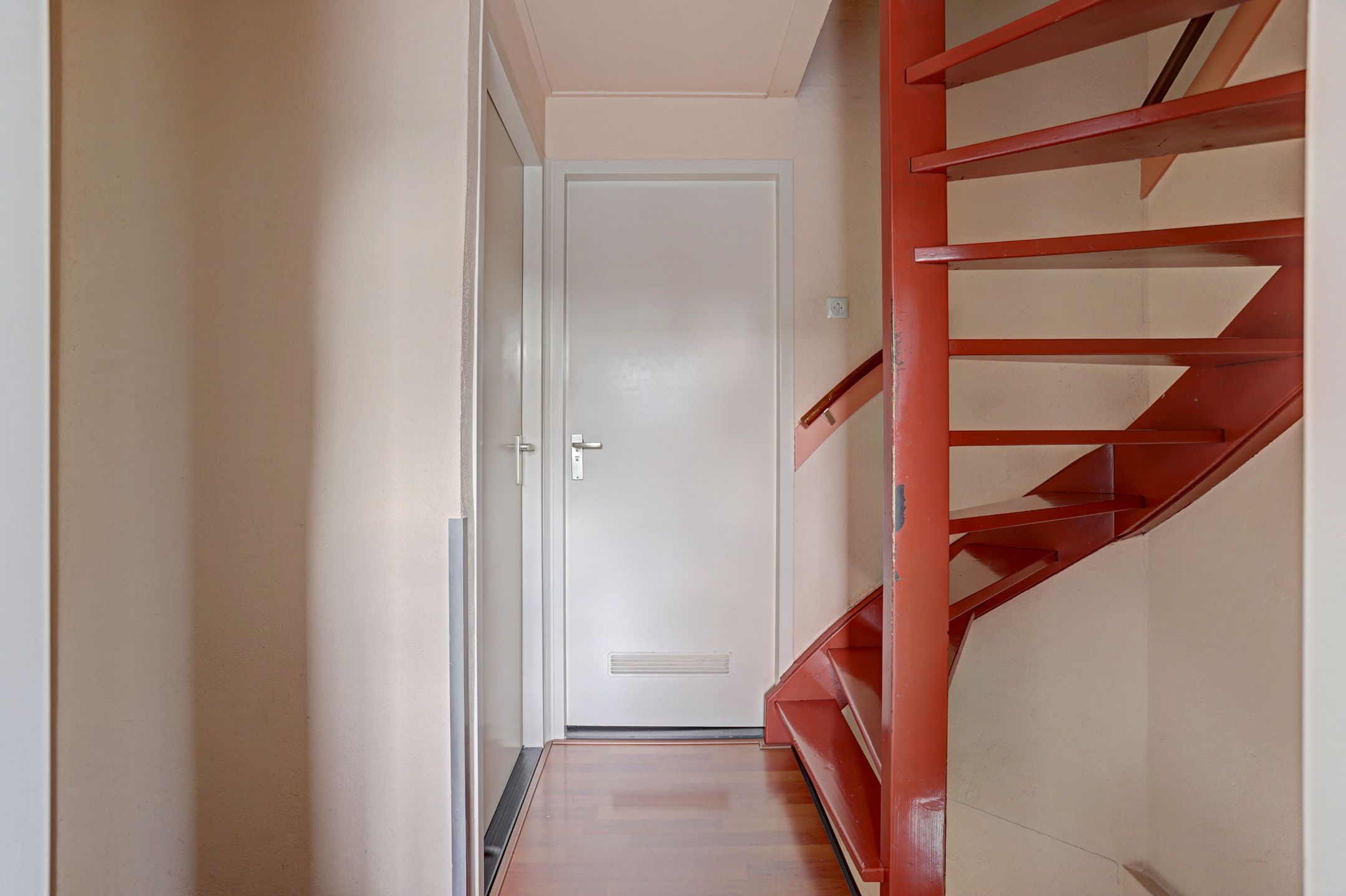Photo 27 of Van der Burghstraat 26