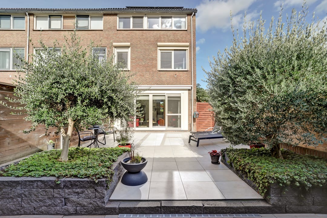 Photo 2 of Van der Burghstraat 26