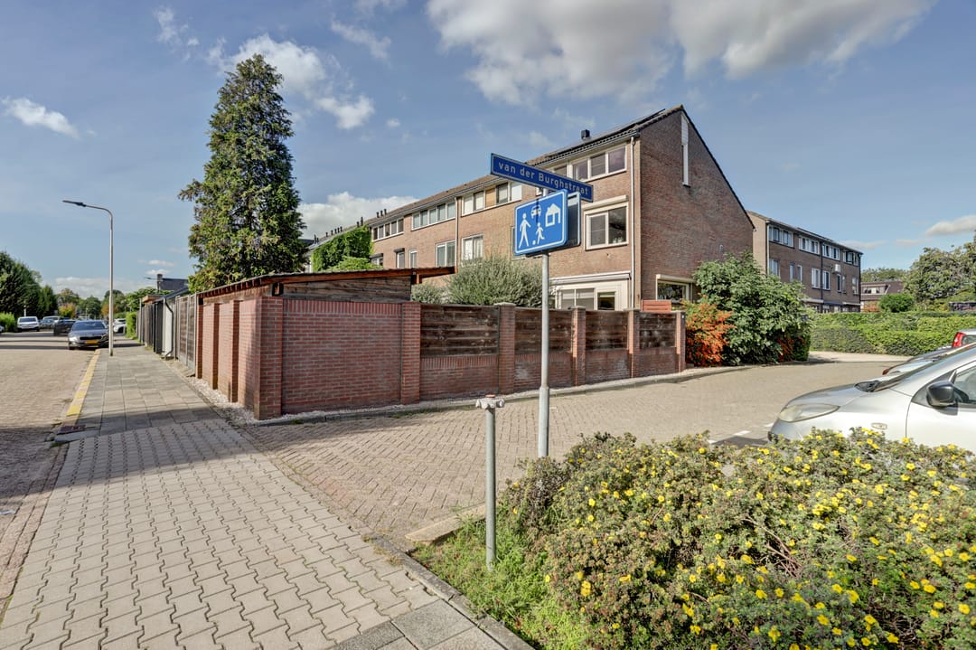 Photo 41 of Van der Burghstraat 26