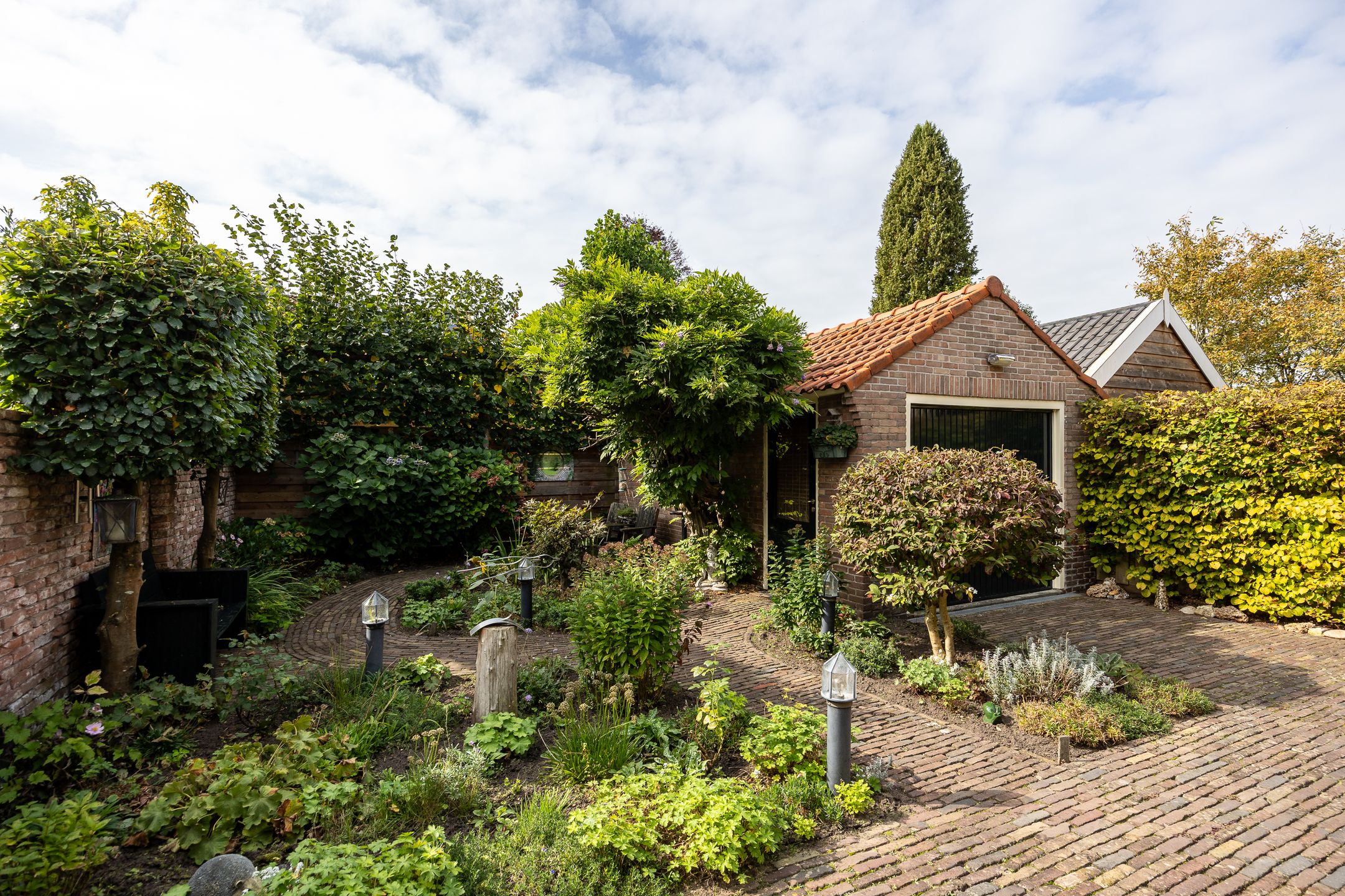 Photo 18 of van der Helstlaan 18