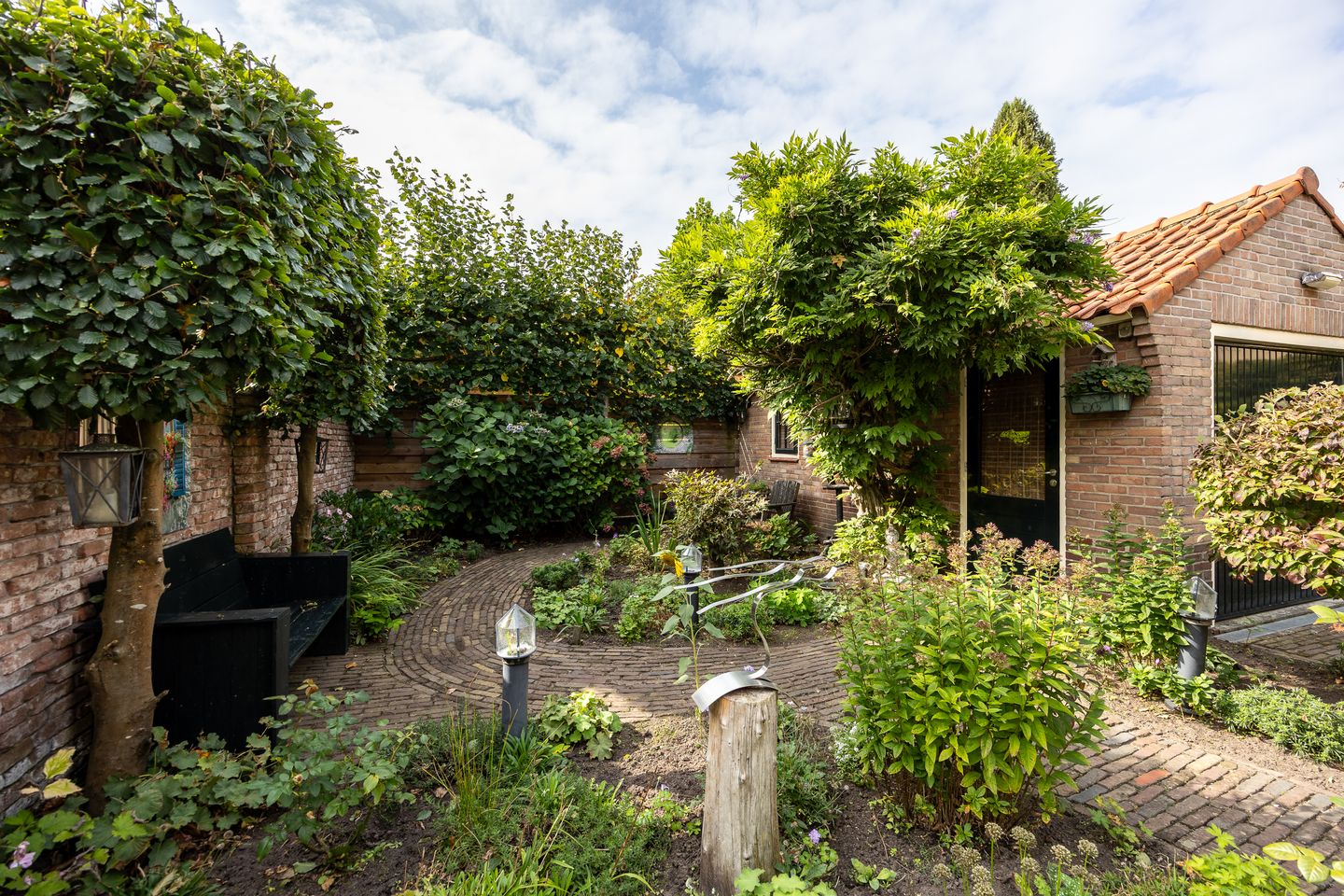 Photo 19 of van der Helstlaan 18