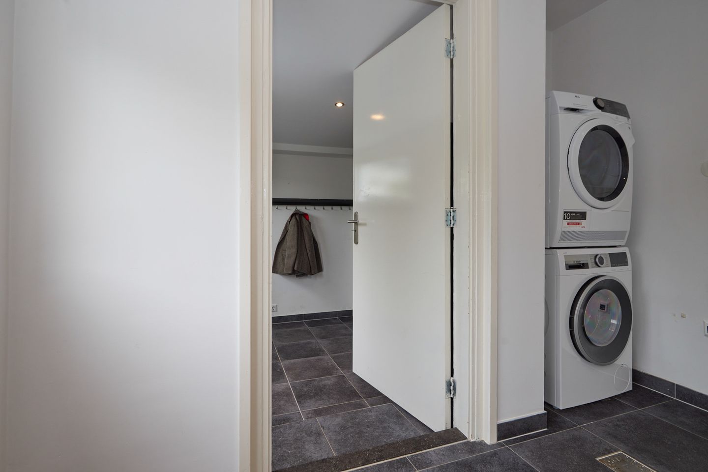 Photo 40 of Kennemerstraatweg 512