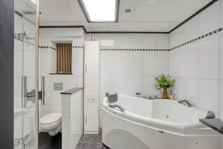 Tussenwoning te koop: Ringoven 29, Roermond
