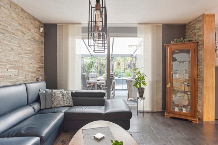Tussenwoning te koop: Ringoven 29, Roermond