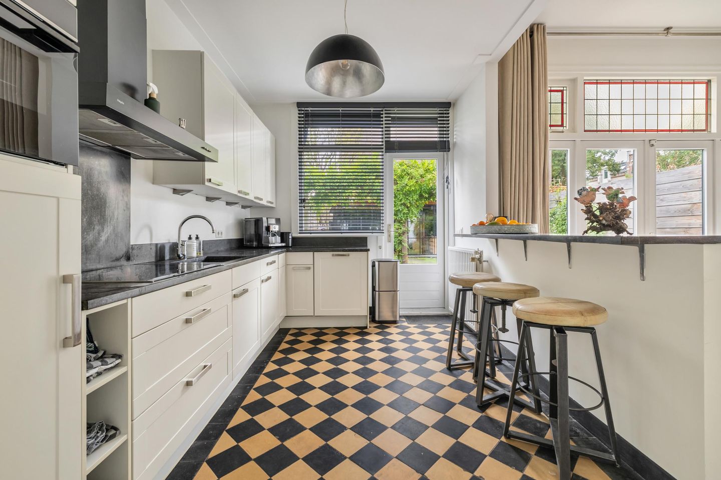 Foto 4 van Koninginnestraat 32