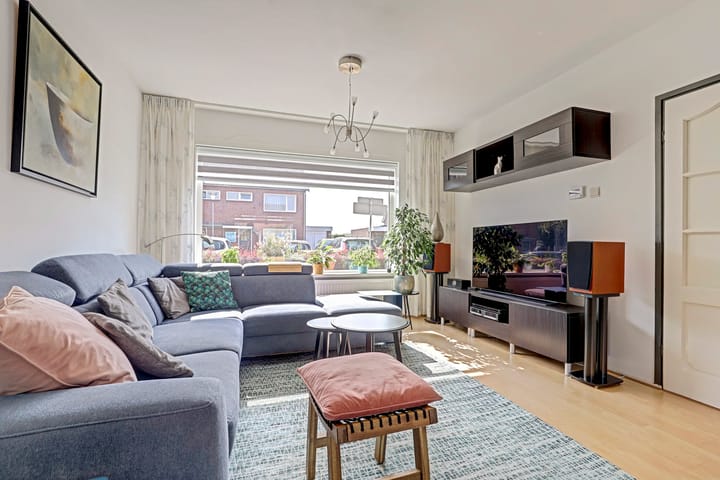 Hoekwoning te koop: Rozenstraat 1, Colijnsplaat