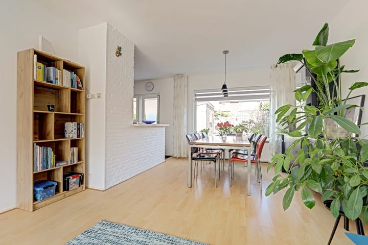 Hoekwoning te koop: Rozenstraat 1, Colijnsplaat