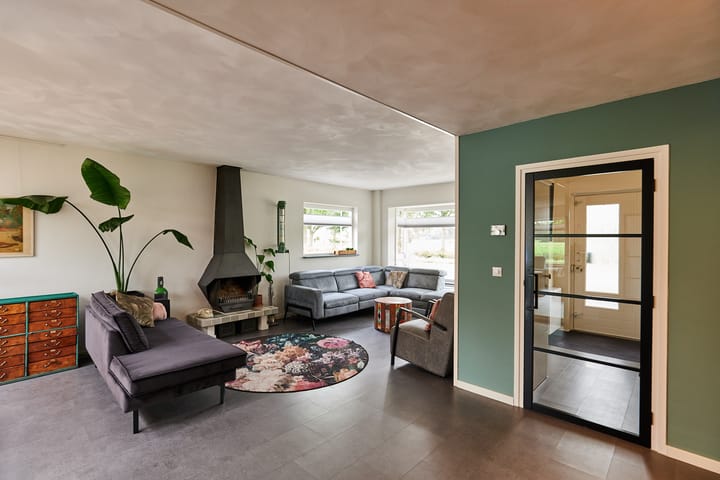 Tussenwoning te koop: Boveneind 83, Leek