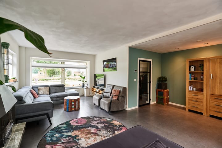 Tussenwoning te koop: Boveneind 83, Leek