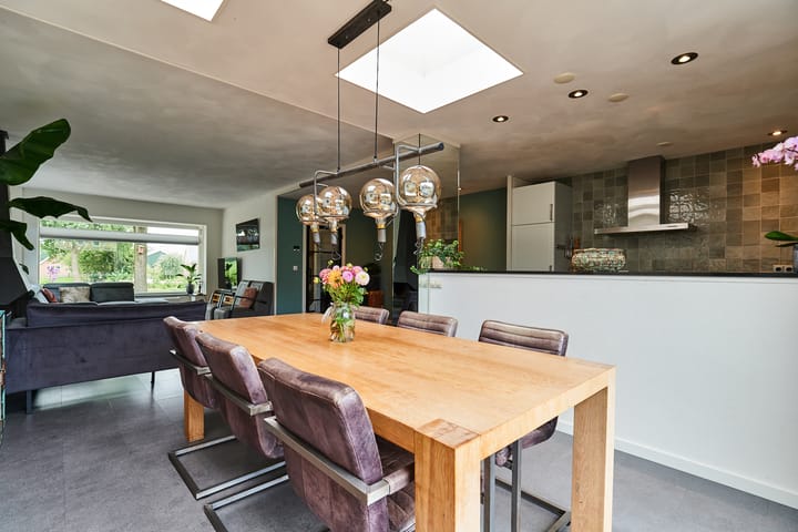 Tussenwoning te koop: Boveneind 83, Leek
