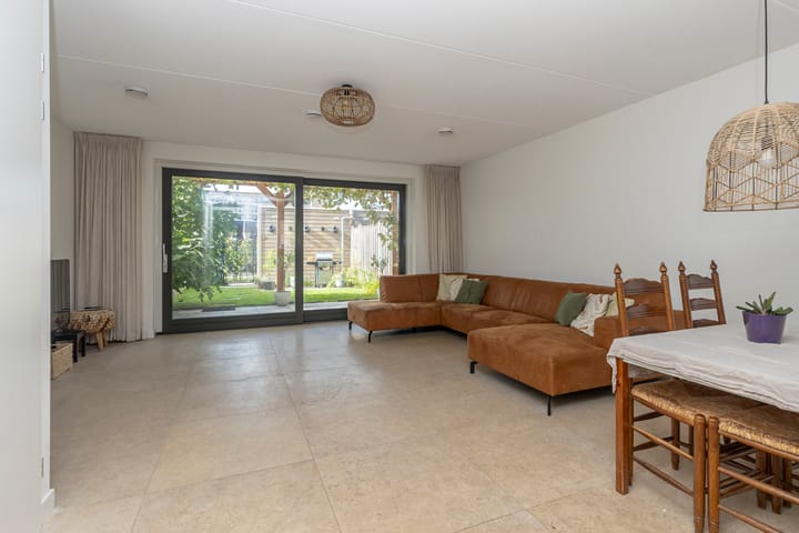 Tussenwoning te koop: Parelmoervlinderlaan 7, Rijswijk (Zh)