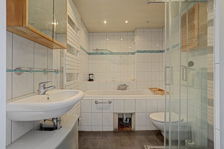 Tussenwoning te koop: Kraaiheide 8, Rotterdam