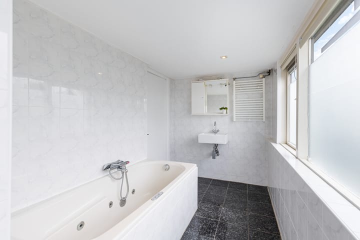 Appartement te koop: Oud-Loosdrechtsedijk 158, Loosdrecht