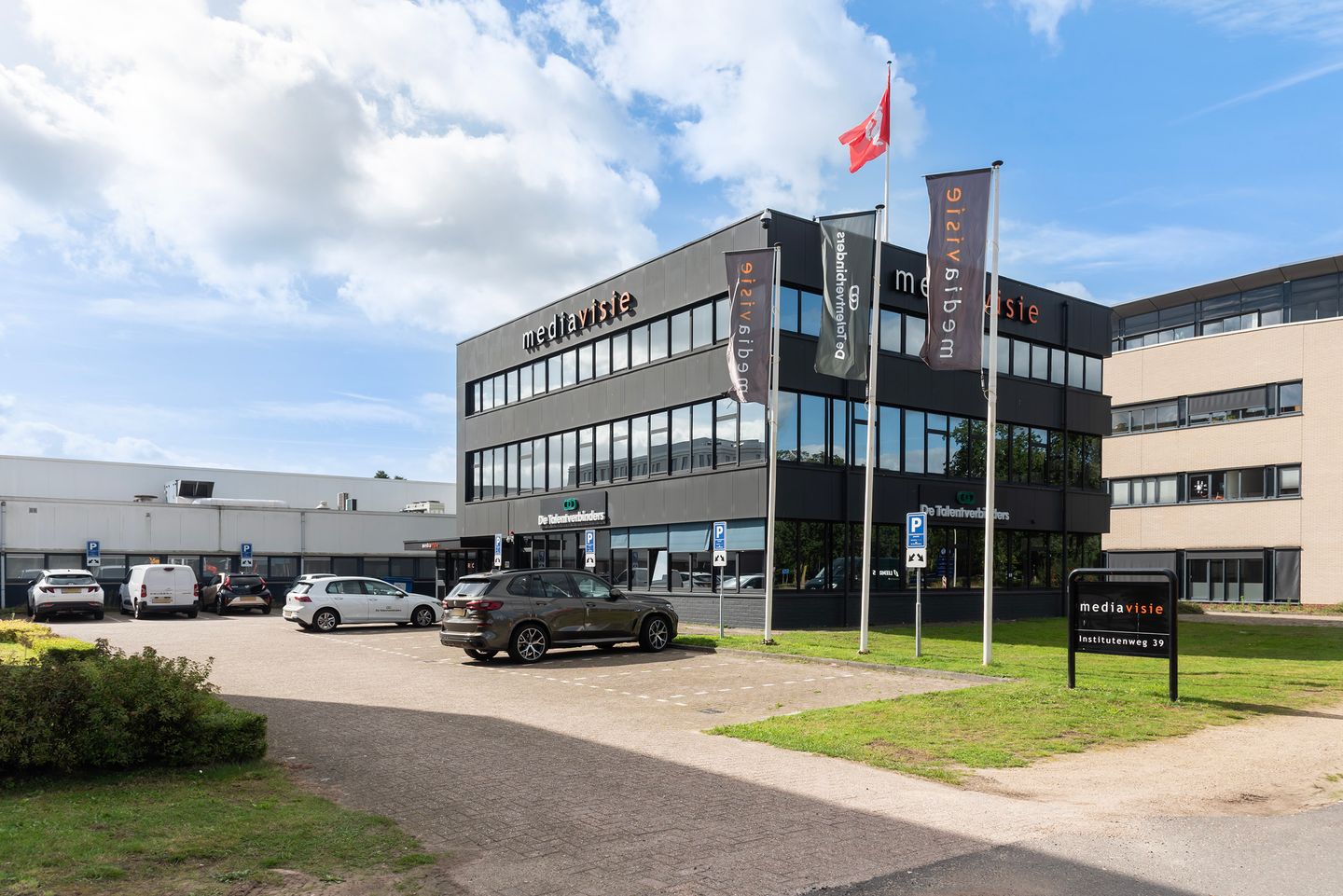 View photo 3 of Institutenweg 39