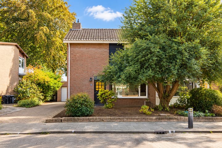 Twee-onder-één-kap te koop: Stadhouderstraat 29, Brunssum