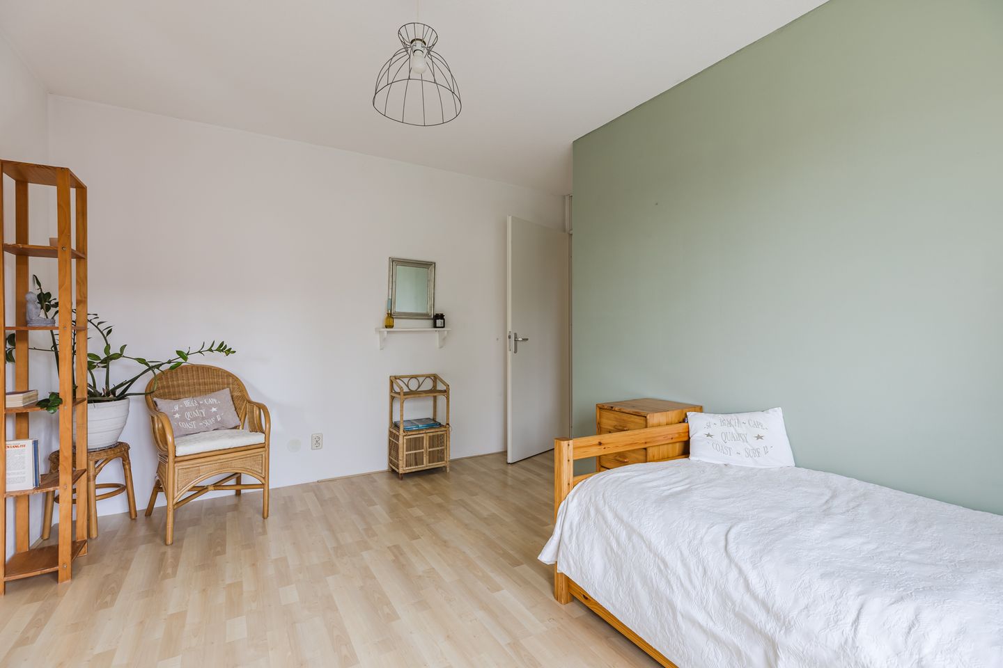 Photo 20 of Moerbeistraat 9