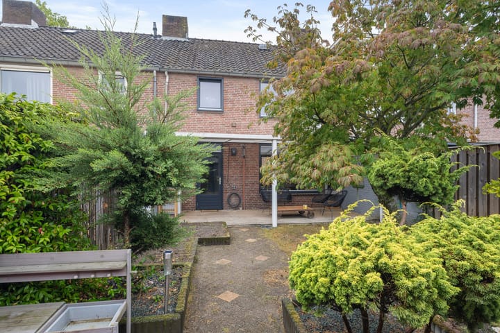 Tussenwoning te koop: Daslaan 8, Waalre