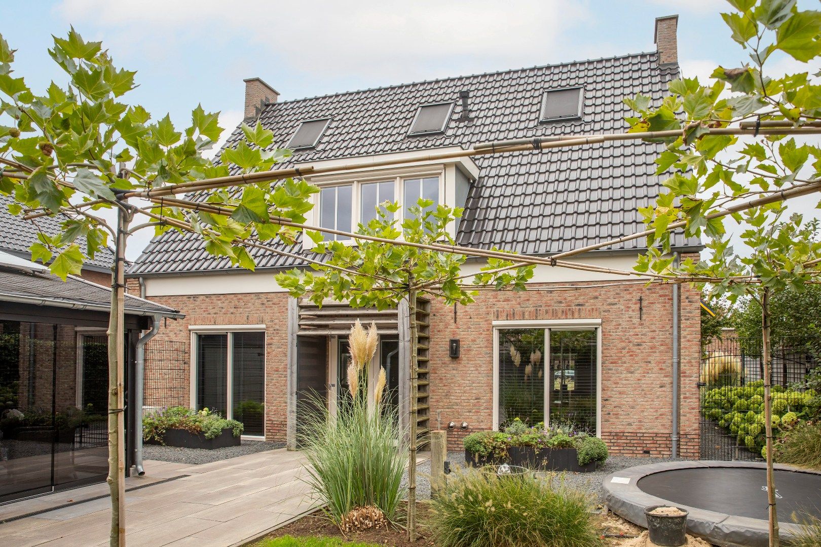 Photo 57 of Burgemeester D J Pottstraat 1
