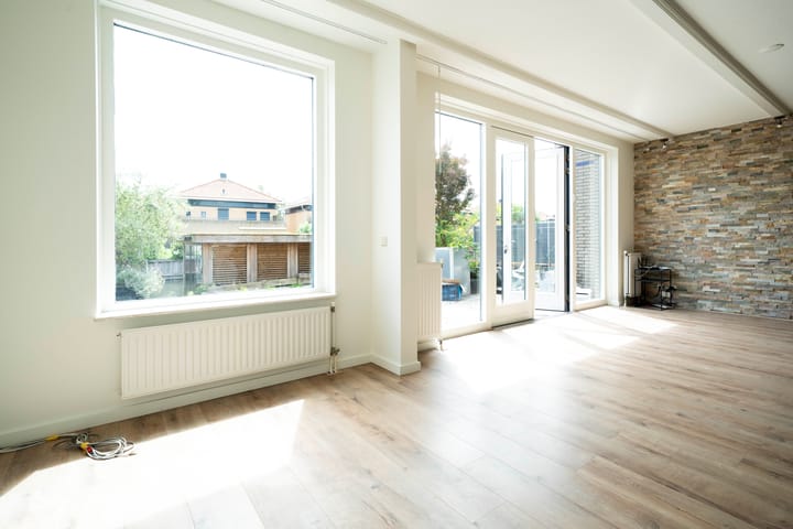 Twee-onder-één-kap te koop: Topaaslaan 25, Rhoon