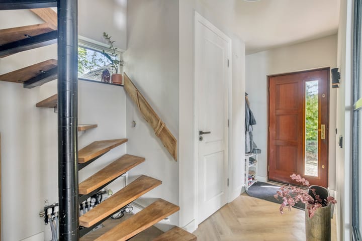 Hoekwoning te koop: In het Midden 67, Uithoorn