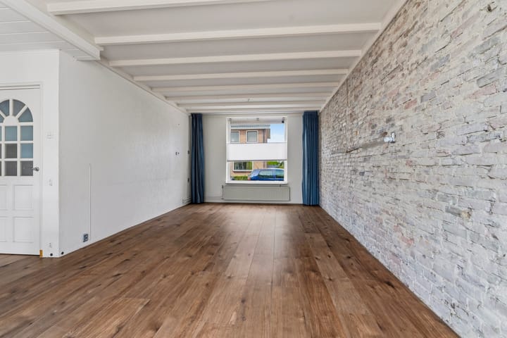 Twee-onder-één-kap te koop: van Wijkstraat 13, Huissen